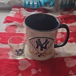 Hunter Yankees Mug and Shot Glass Set - Black and White